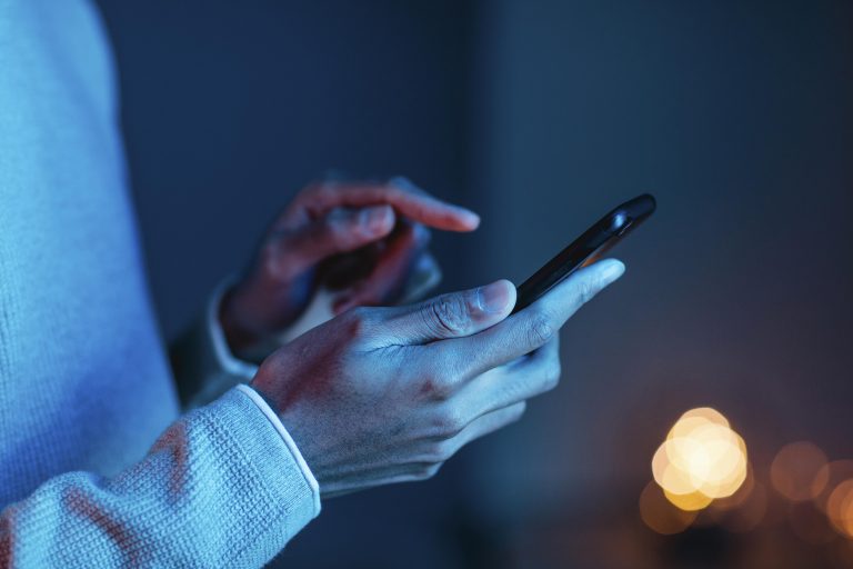 Vale a pena financiar um celular? Descubra o que ninguém te conta antes de parcelar