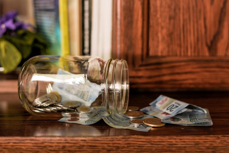 Como criar um fundo de emergência ganhando só 1 salário mínimo